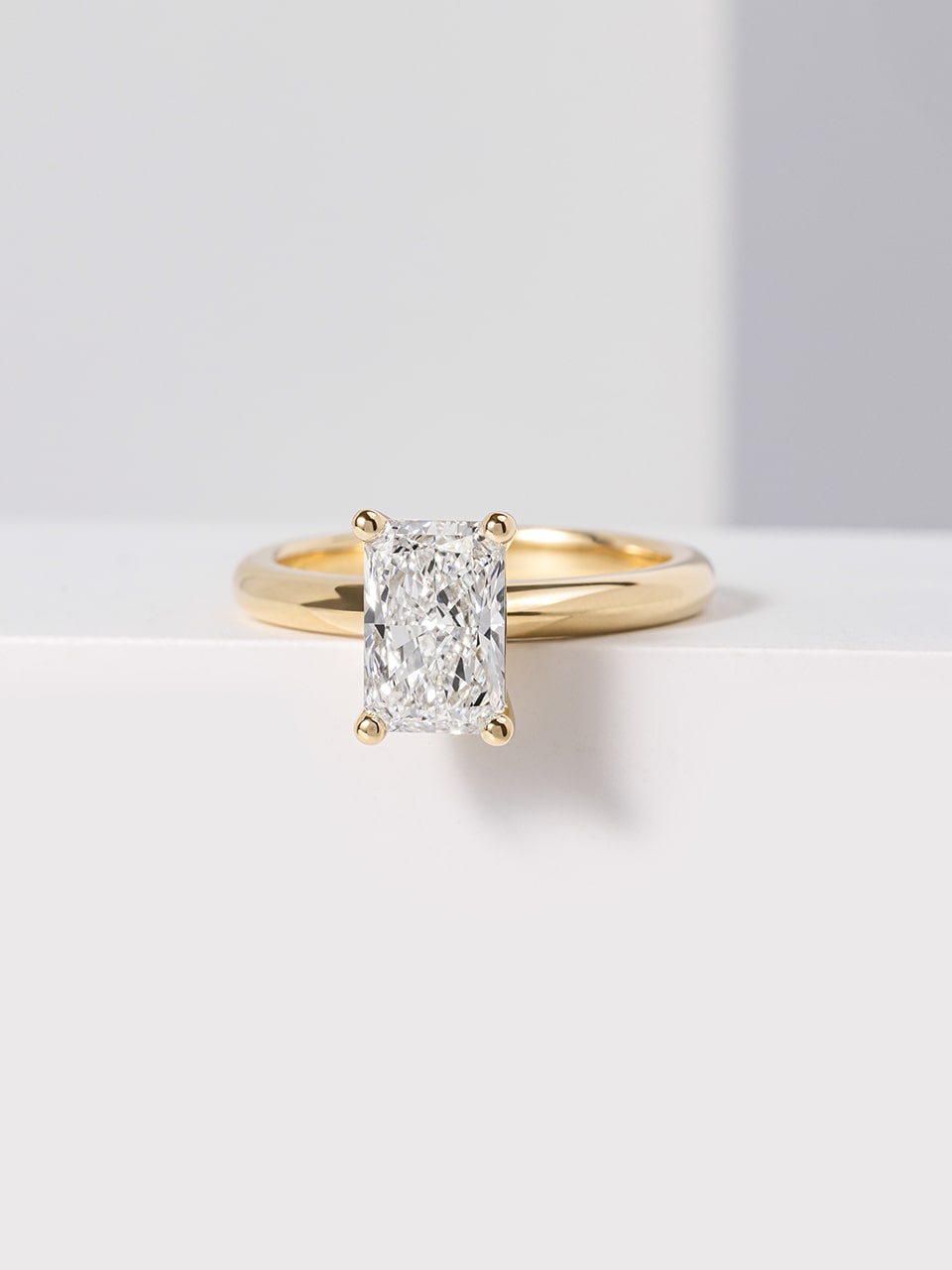 Radiant Cut Lab Grown Diamond Engagement Ring in Yellow Gold