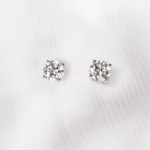 1 carat Lab Grown Diamond Stud Earrings