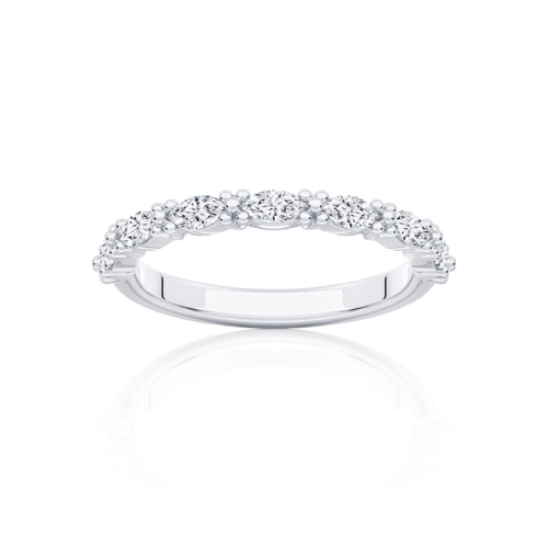 Diamond Classic Wedding Ring in Platinum | Daisy Chain