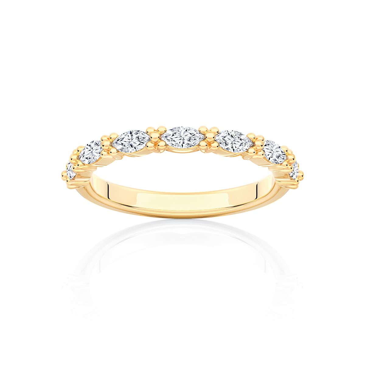 Diamond Classic Wedding Ring in Yellow Gold | Daisy Chain